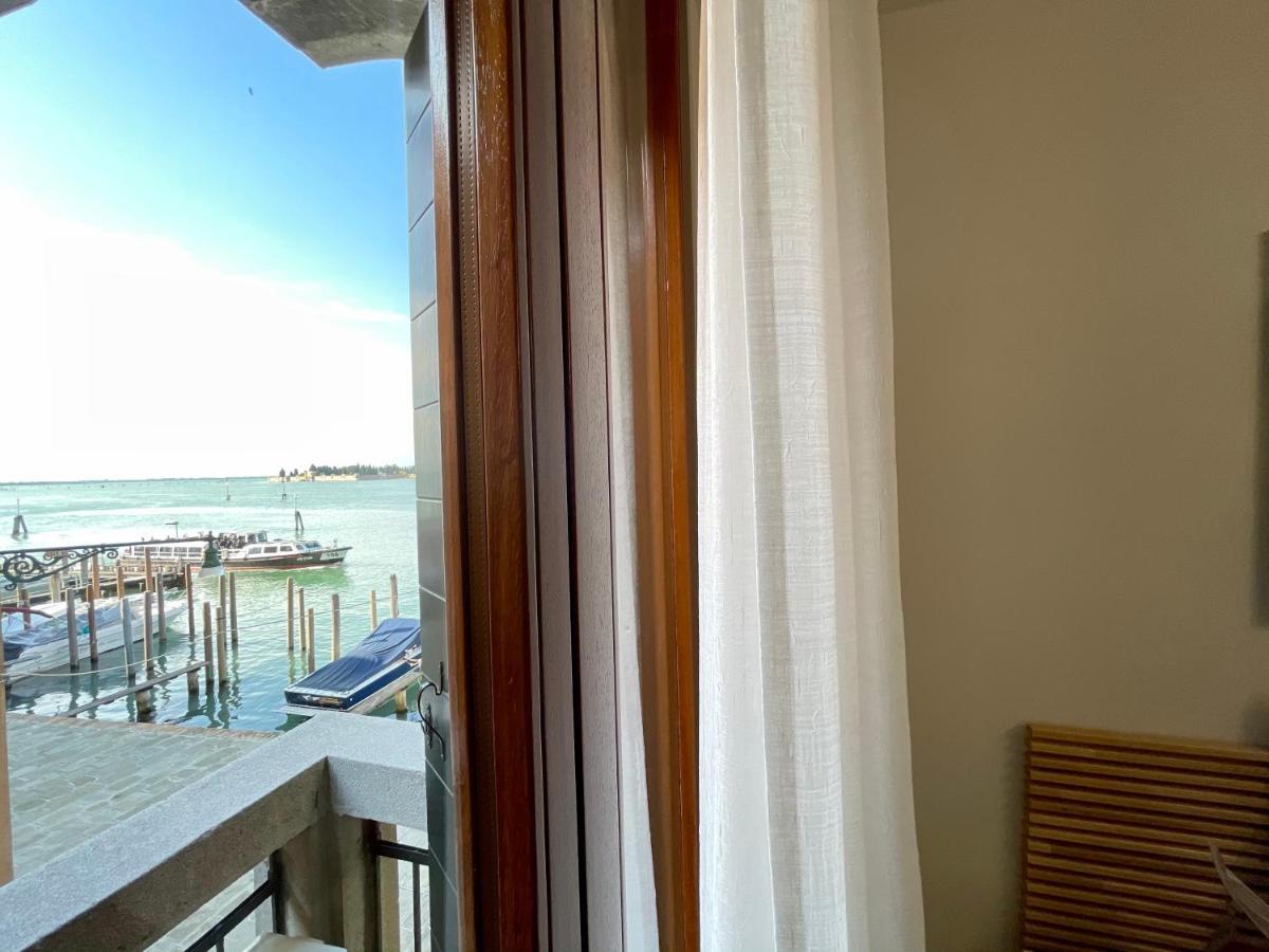 Ca' Monica Panoramic-canal View, Biennale Appartement